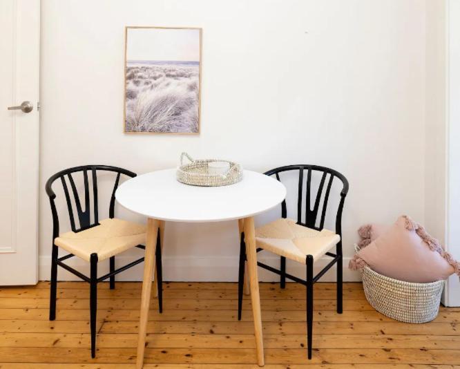 In The Heart Of Bondi, Stroll To The Beach Apartment Sydney Bagian luar foto